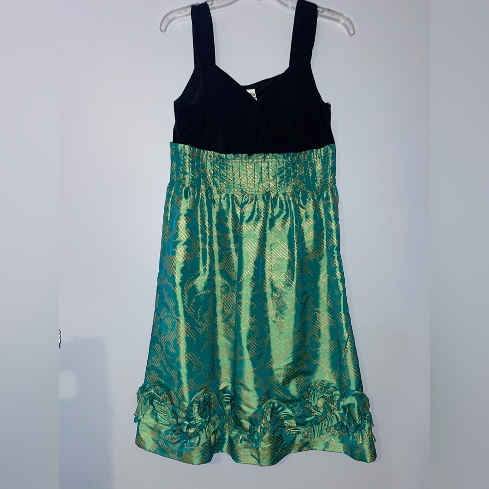 🎄Elegant Green and Black Woman’s Dress